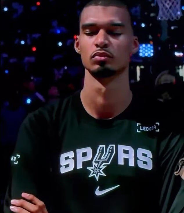 Victor Wemaniama des Spurs a déclenché davantage de controverses sur