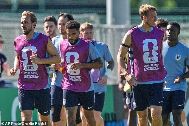 Vol de la Coupe du monde en Angleterre : deux