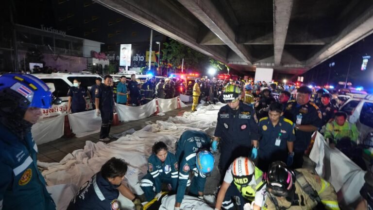 Al menos 27 personas murieron en un gran incendio en