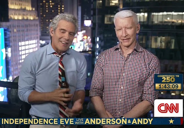 Anderson Cooper et Andy Cohen répètent leur tradition d'ivresse à