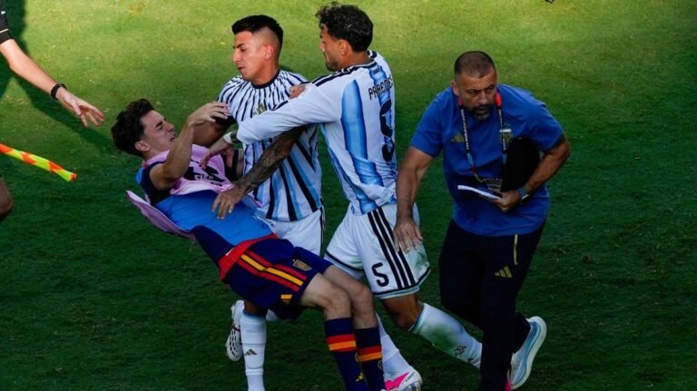 Argentina está "disgustada" por el mundo del fútbol después de