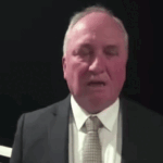 Barnaby Joyce responde tras gritarle a su perro durante una