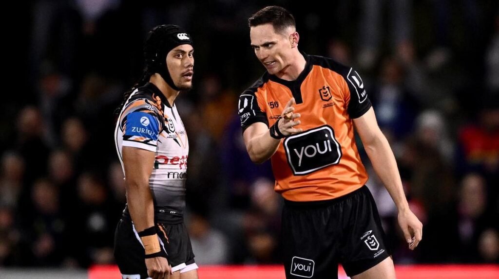 Benji Marshall desvía una pregunta de Jarome Lui después de