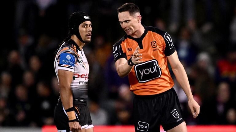 Benji Marshall desvía una pregunta de Jarome Lui después de