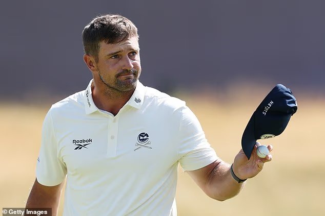 Bryson DeChambeau semble s'en prendre sournoisement à l'icône du golf