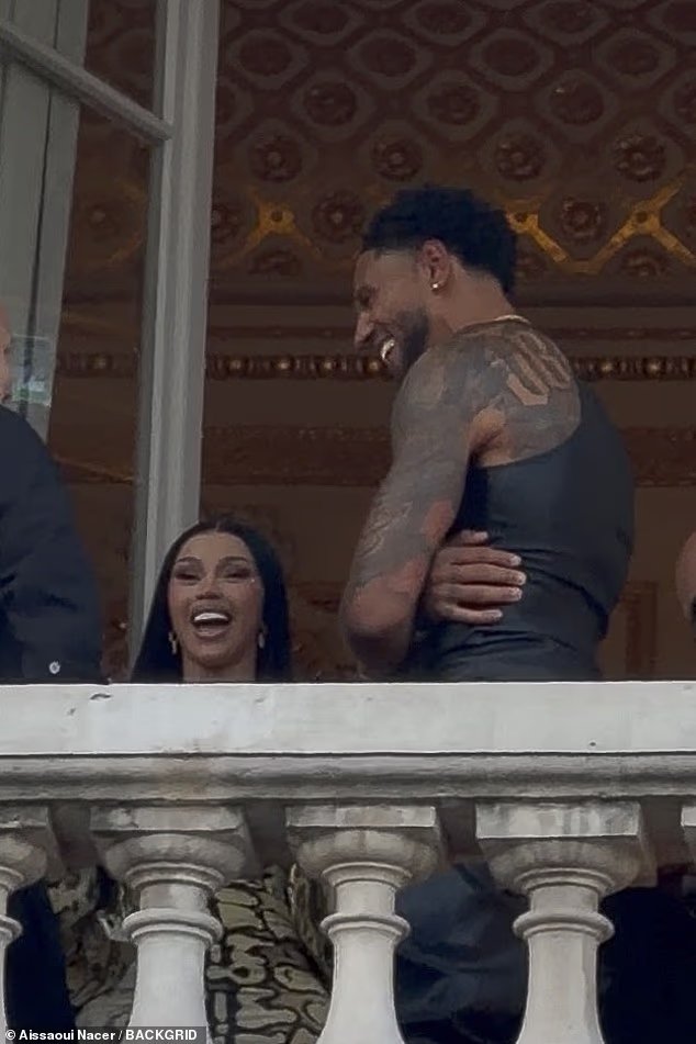 Cardi B, 33 ans, a déclenché une romance avec une