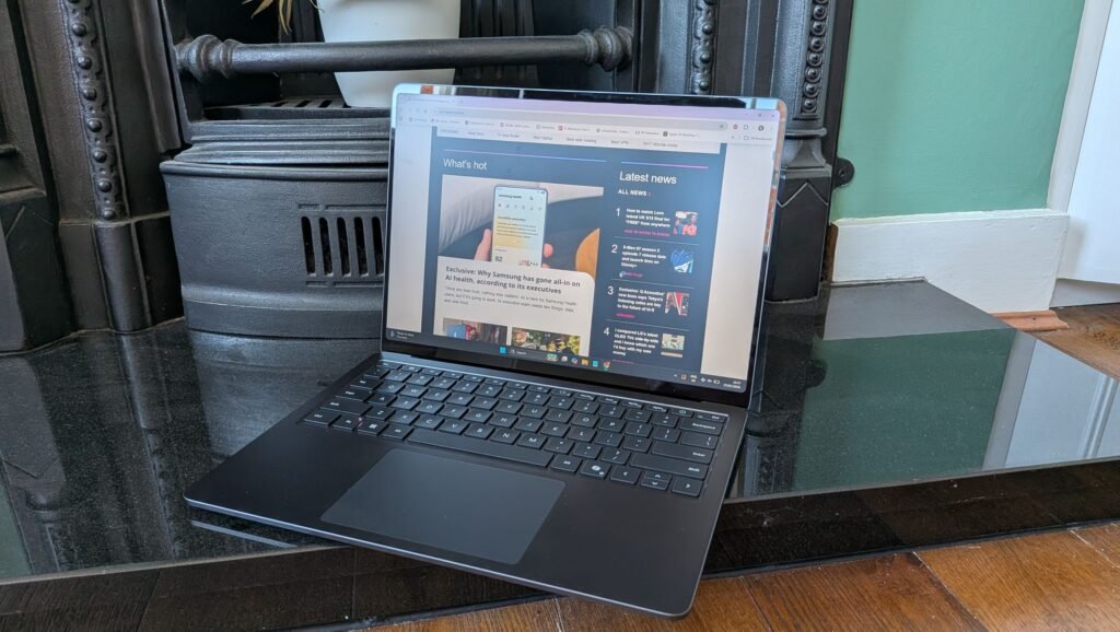 Creo que Surface Laptop for Business podría ser el dispositivo