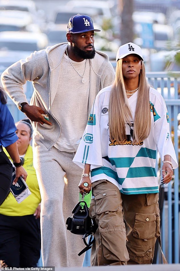 Dans la querelle de famille de LeBron James avec le