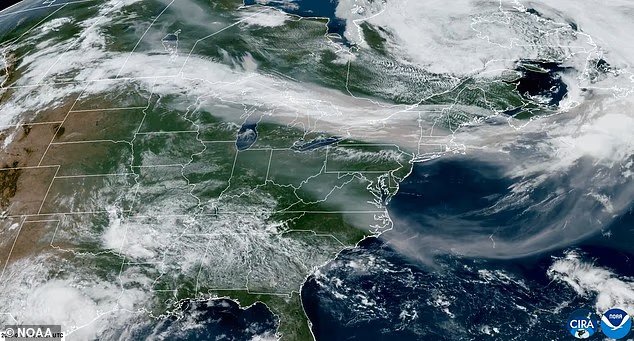 Des images captivantes révèlent les incendies qui ravagent les villes