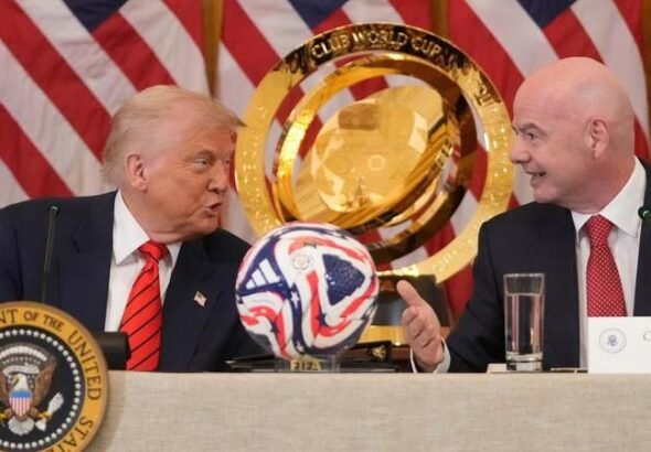 Donald Trump admitió haber llamado a los jefes de la