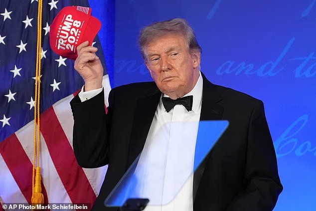 Donald Trump dit que l'animatrice de CNN, Caitlan Collins, l'a