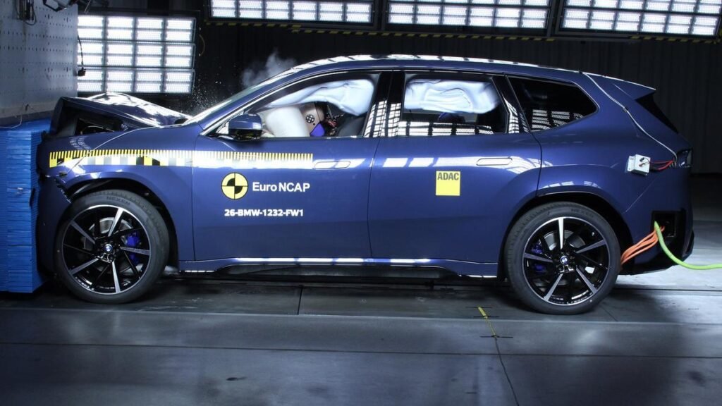 El BMW iX3 es el primer vehículo cinco estrellas según