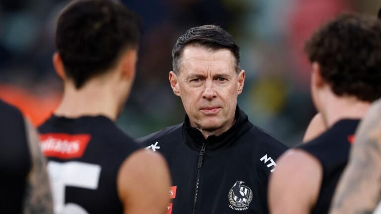 El entrenador de los Magpies admite que continúa la "lucha"