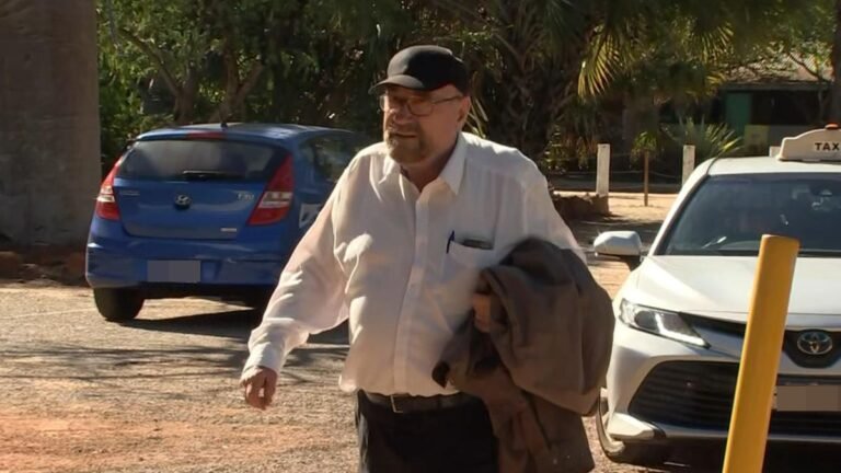 El ex obispo católico Christopher Alan Saunders utilizó fiestas con