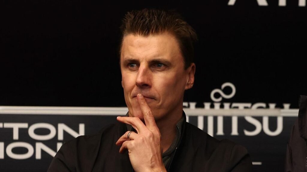 El gran Matthew Lloyd de Essendon ha sido destrozado por