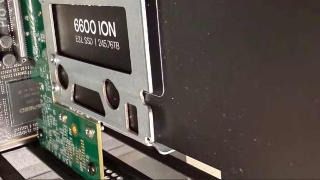 El monstruoso SSD de 245,76 TB de Micron aplasta a