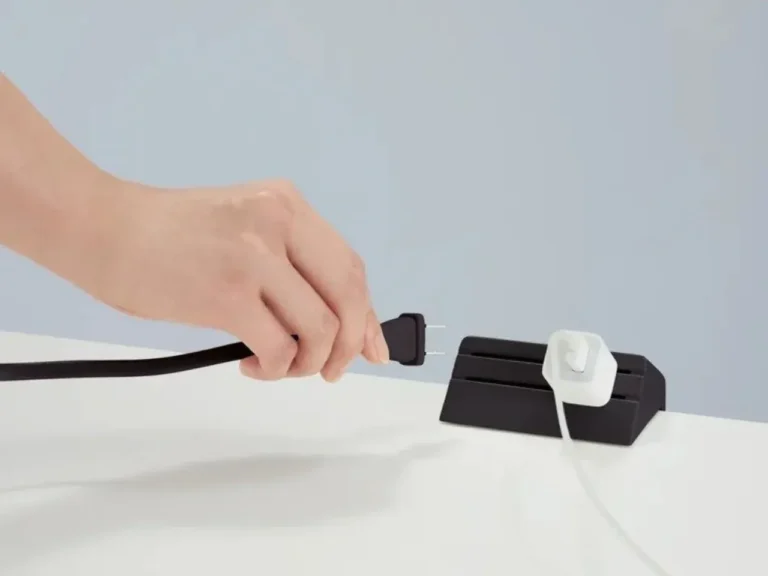 Esta elegante regleta japonesa finalmente soluciona el punto más desagradable