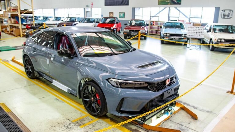 Honda mantiene a la venta muchos autos históricos raros