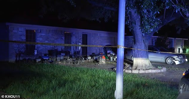 Horreur alors qu'un propriétaire du Texas revient et retrouve ses