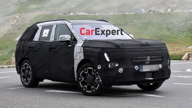 Hyundai Tucson 2027 espiado con nueva apariencia cuadrada e interior