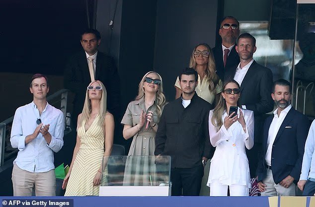 Ivanka Trump est éblouissante dans sa robe dos nu alors