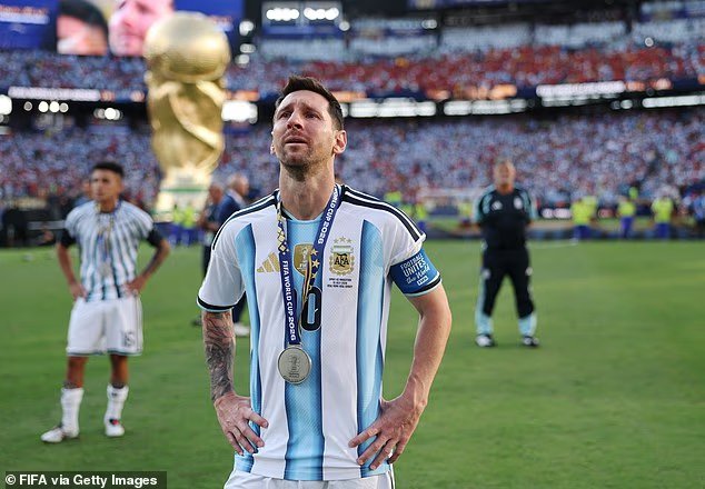 JEFF POVELL MBE : Pourquoi le faux tricheur Lionel Messi