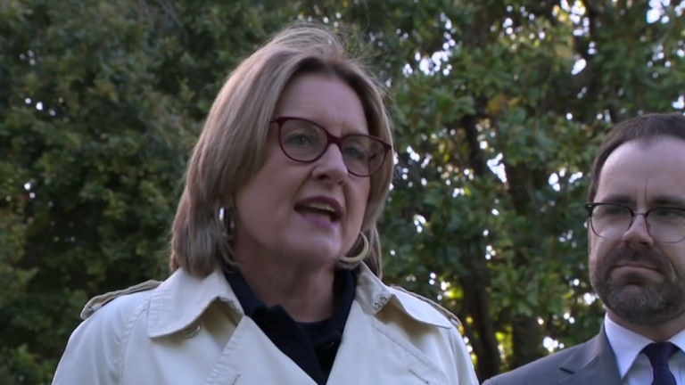 Jacinta Allen enfrenta especulaciones sobre la pérdida de liderazgo mientras