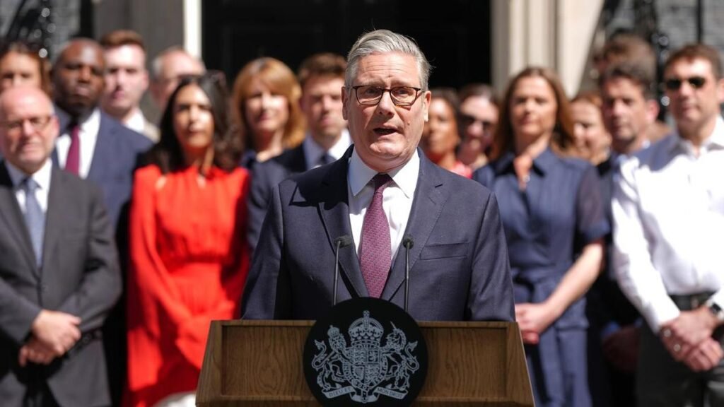 Keir Starr dimite como primer ministro británico, el rey Carlos