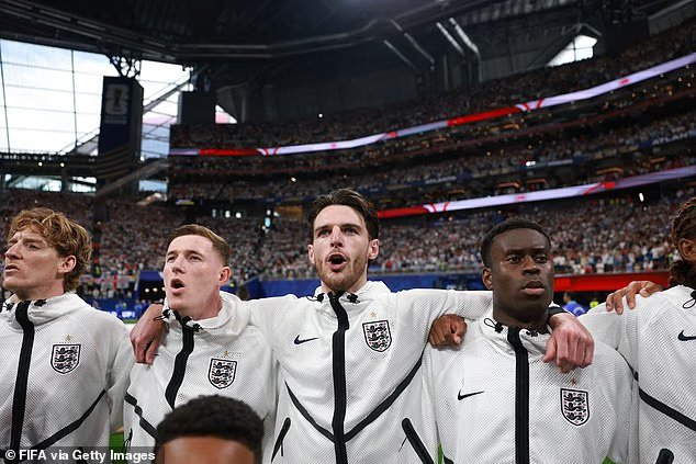 La fureur alors que les supporters argentins huent si fort