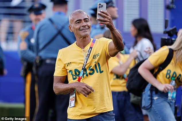 La légende brésilienne Romario appelle au limogeage de Carlo Ancelotti