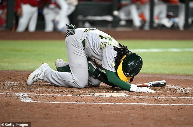 La star de la MLB déchire un testicule après un
