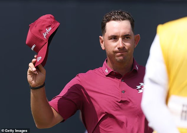 La star du golf LIV sort de nulle part pour