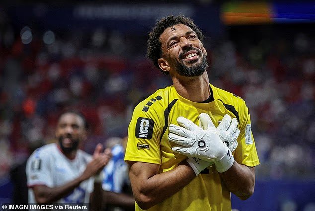 La star virale cap-verdienne de la Coupe du monde, Vozinha,