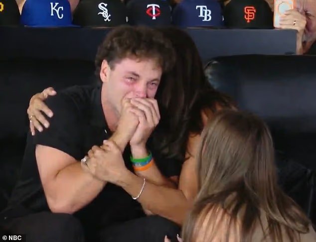 Le choix n°1 de la MLB fond en larmes alors