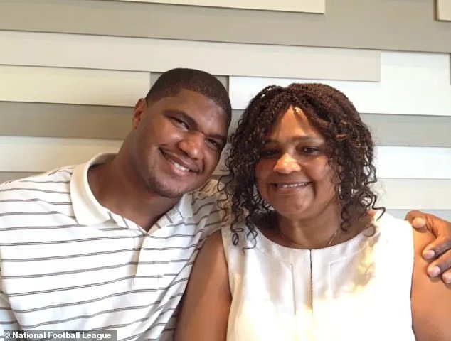 Le frère de la star de la NFL accusé de