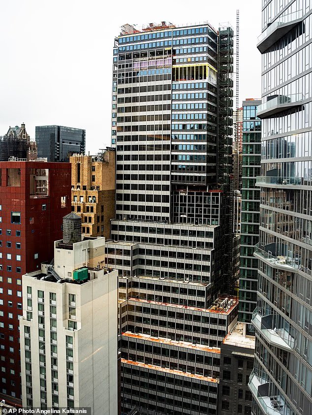 Le gratte-ciel affaissé de New York qui a provoqué l'évacuation