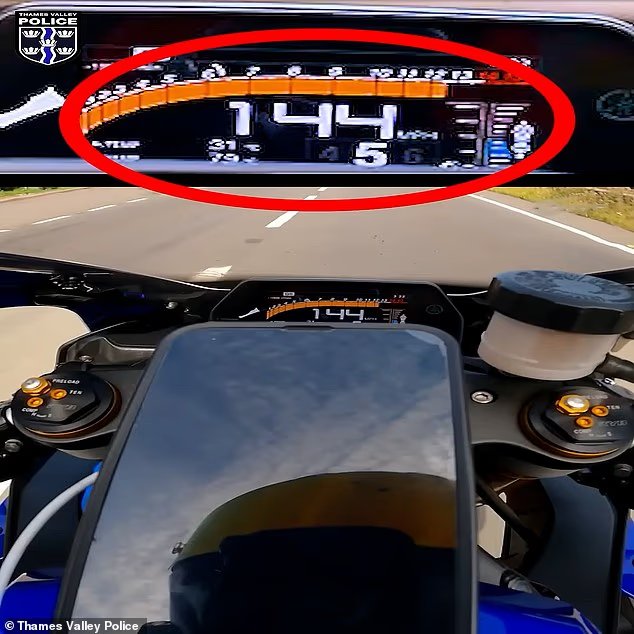 Le moment terrifiant où un cycliste atteint 280 km/h lors