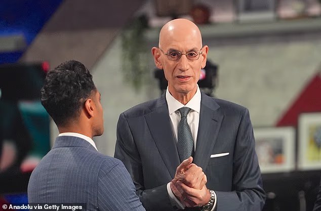 Le patron de la NBA évite les questions sur les