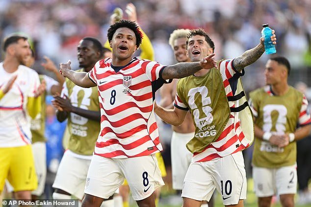 Les supporters américains chantent les héros émouvants de la Coupe