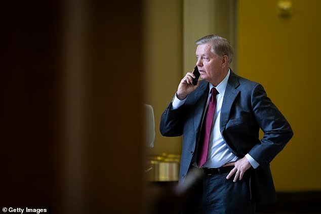 Lindsey Graham, une assistante de 27 ans, révèle le «