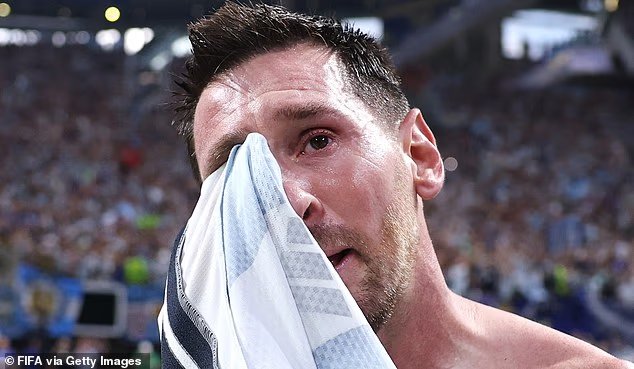 Lionel Messi REFUSE de se retirer de la Coupe du