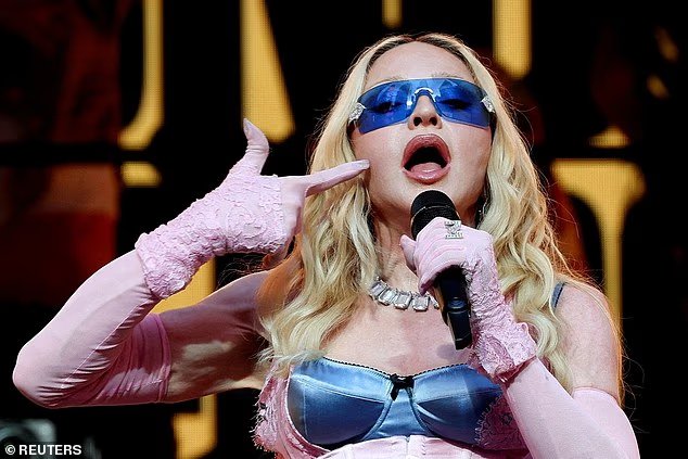 Madonna entre dans l'histoire en devenant la première artiste féminine