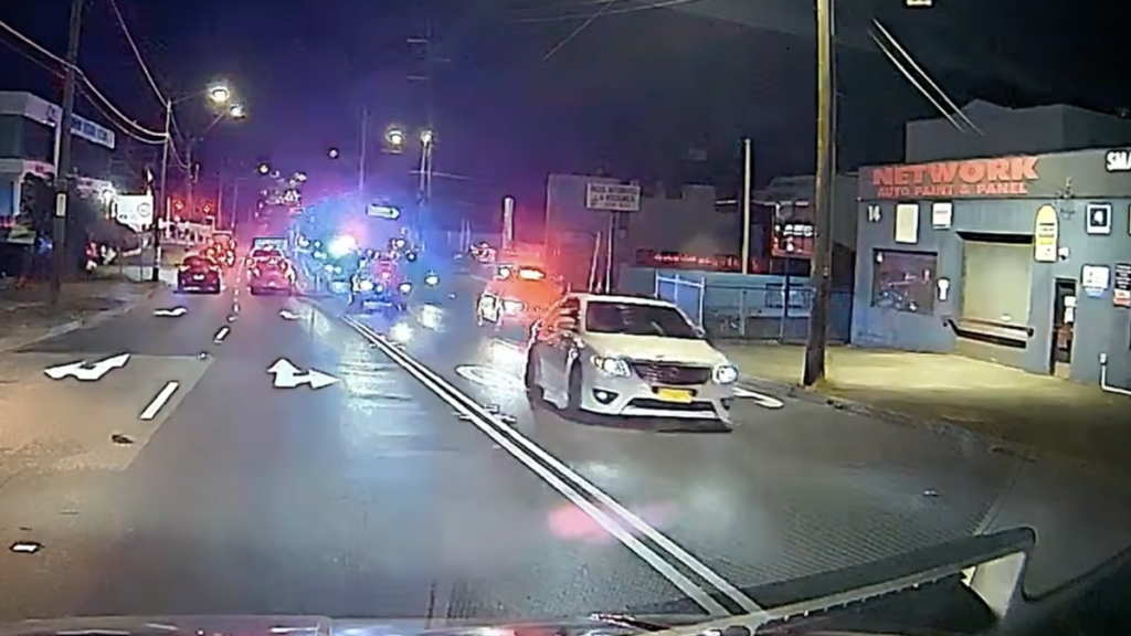Más de 20 coches de policía han sido desplegados en