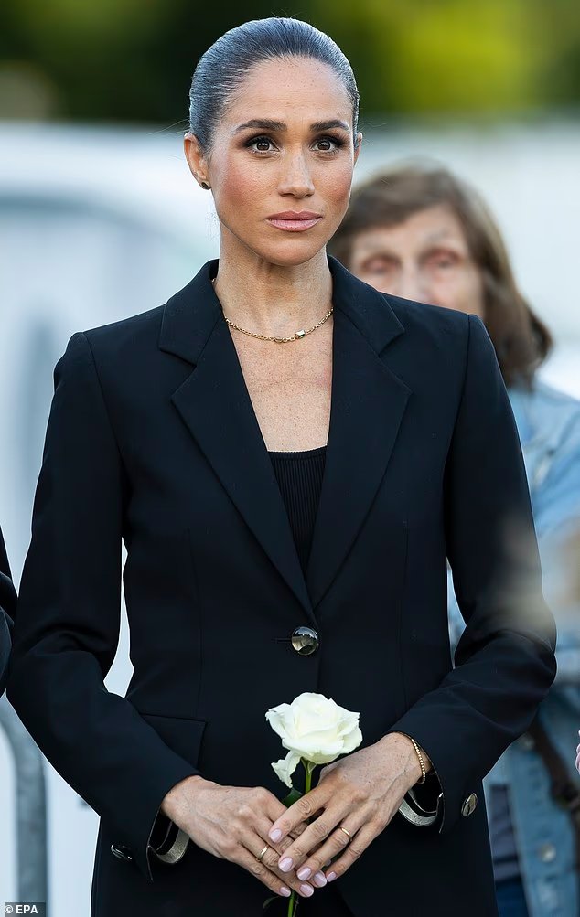 Meghan se sentirait "humiliée" alors que la dispute éclipse son