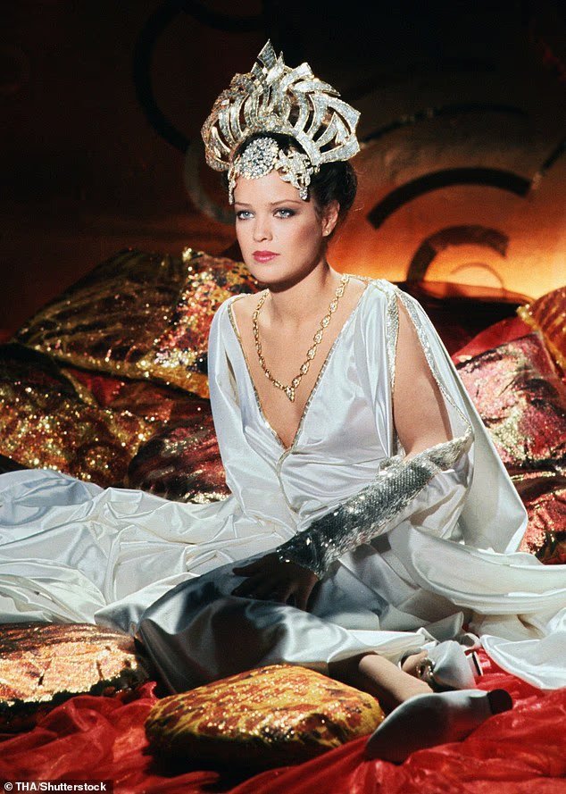 Melody Anderson, symbole sexuel de science-fiction des années 80, aperçue