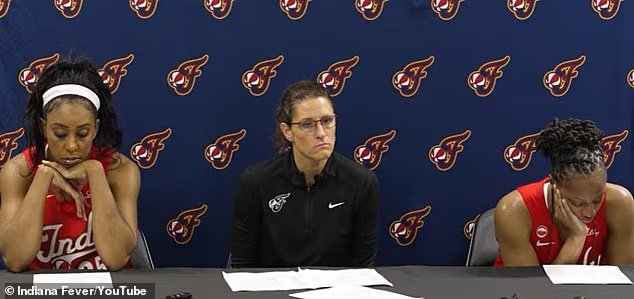 Moment déchirant : l'entraîneur et les joueurs d'Indiana Fever arrêtent