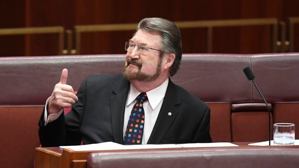 Muere Derryn Hinch: locutor de radio y exsenador muere a