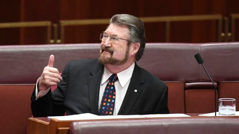 Muere Derryn Hinch: locutor de radio y exsenador muere a