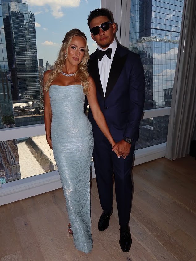 Patrick Mahomes partage de superbes images des coulisses du mariage
