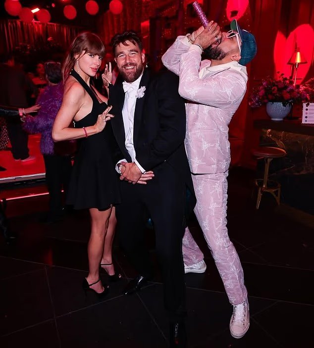 Révélé : le premier mariage de Taylor Swift et Travis